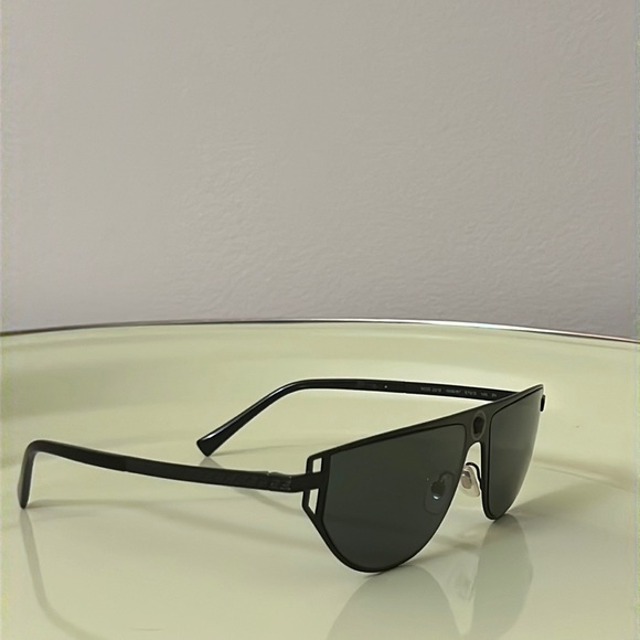 VERSACE Flat Top Cat Eye Sunglasses Flawless Authentic  Made in Italy